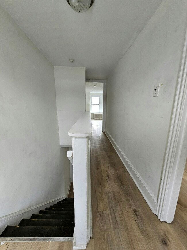 Building Photo - 751 Haws Ave