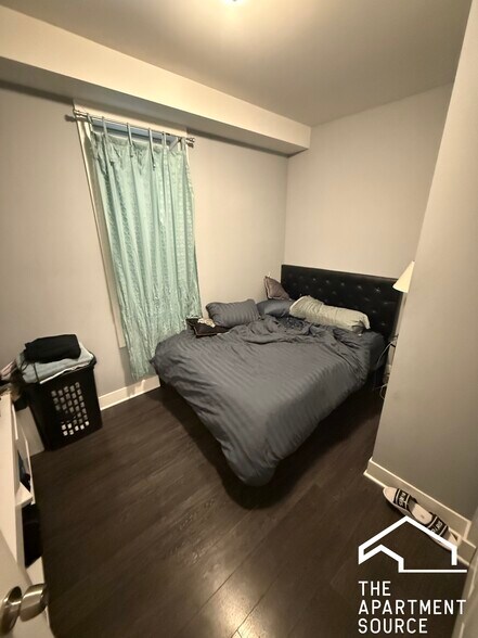 Building Photo - 1433 N Cleaver St