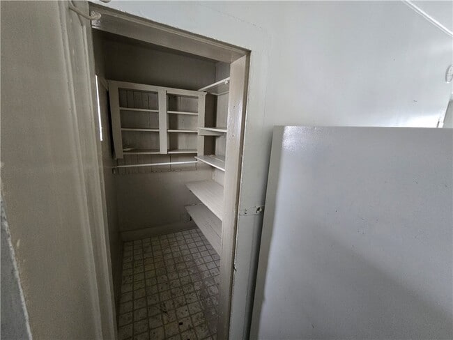 Building Photo - 69 Park Ave