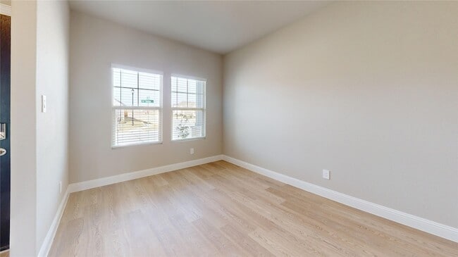 Building Photo - 2102 Dunbar Dr