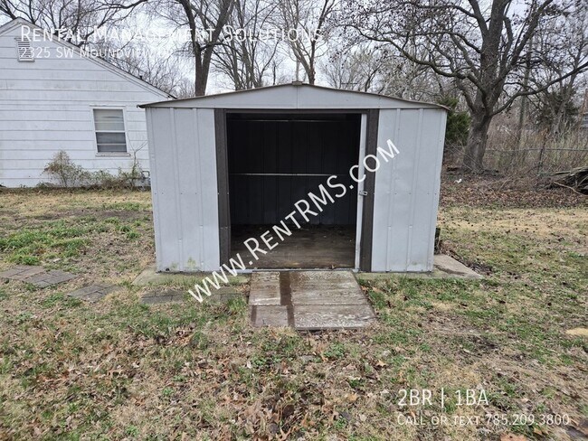 Building Photo - 2325 SW Moundview Dr