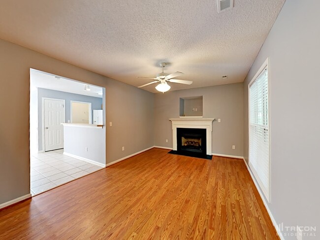 Building Photo - 7525 Rolling Meadows Ln