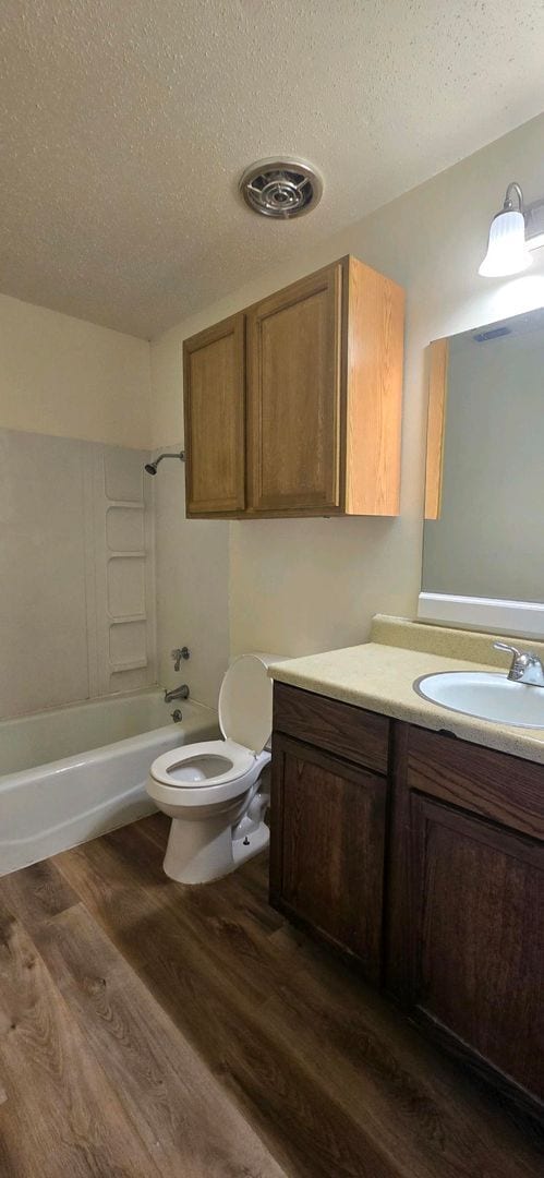 Building Photo - Coming Soon-Cozy 3 Bedroom Unit! Tour Today!