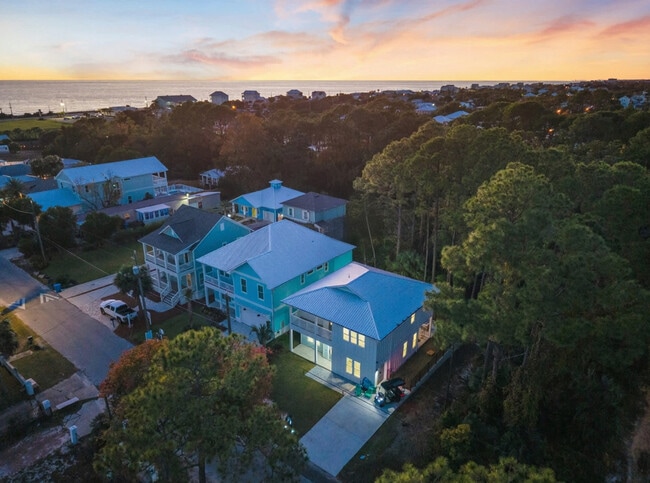 Building Photo - 223 E Lakeshore Dr