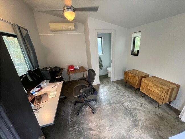 Building Photo - 1415 Travis Heights Blvd