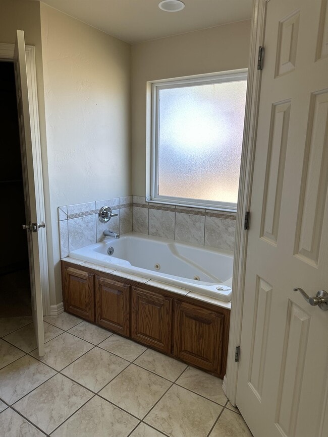 Building Photo - 4616 Alpine Pl