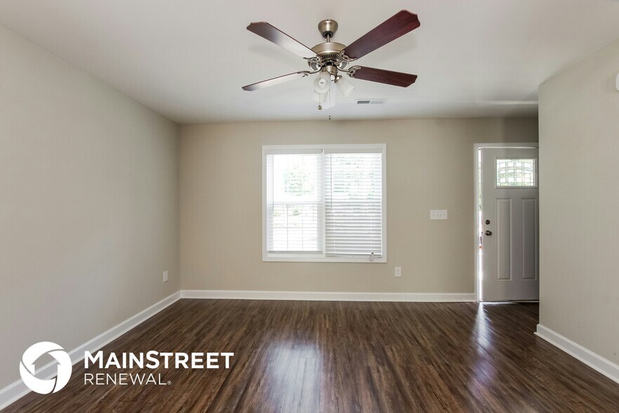 Building Photo - 510 Rogers Lake Rd E