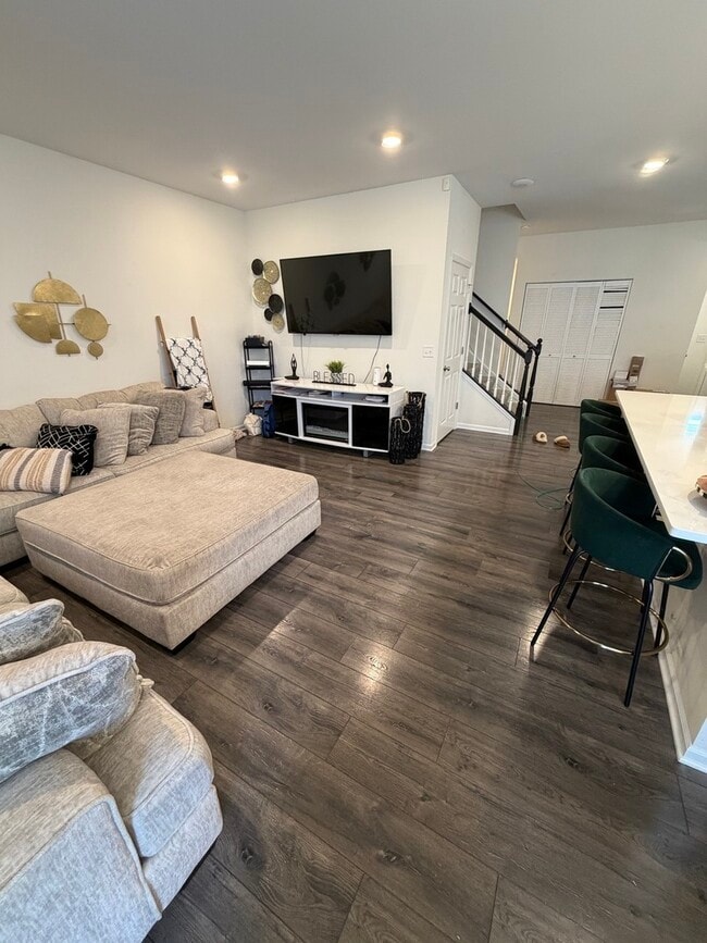 Building Photo - 23538 W Bancroft Dr