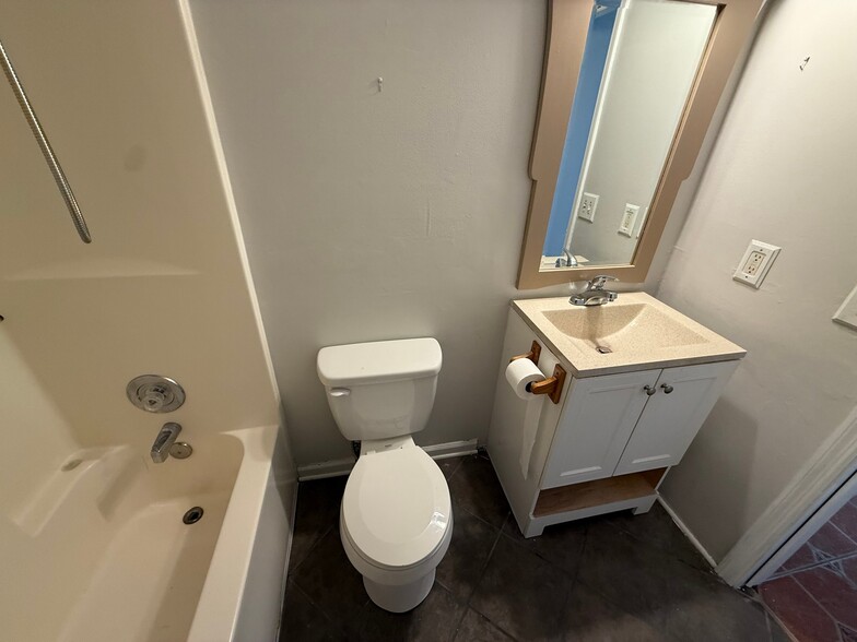 Building Photo - 5600 Sugar Crossing Dr