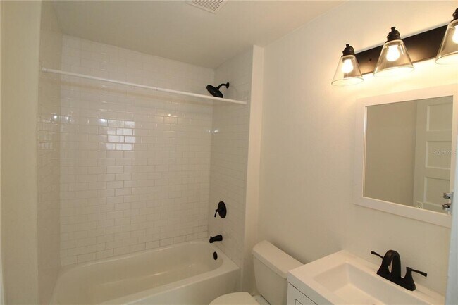 Building Photo - 5235 Calle De Costa Rica