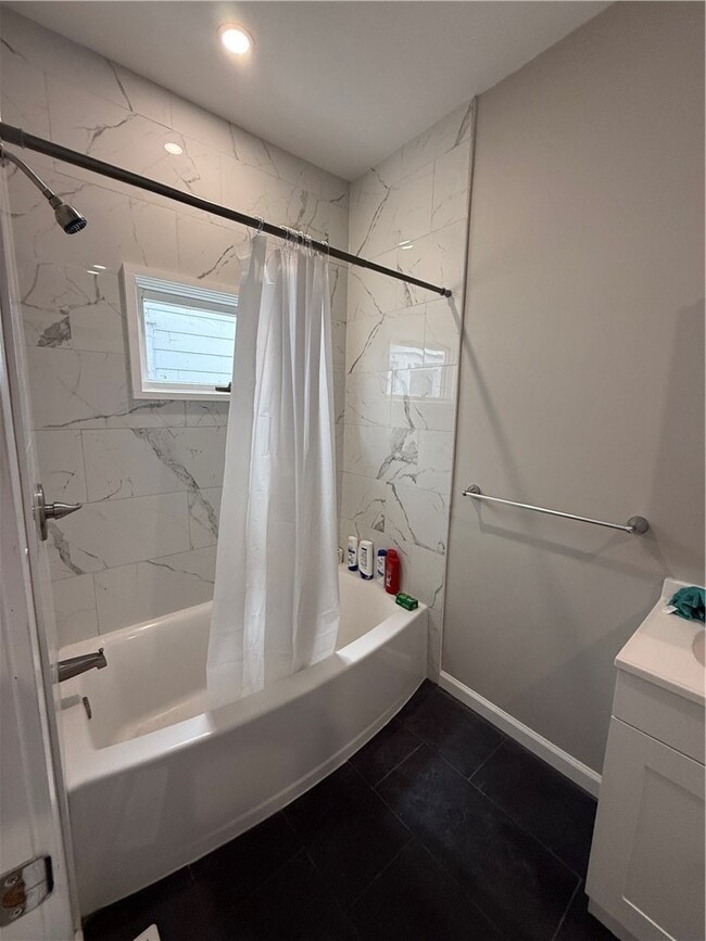 Building Photo - 14 Willow Pl