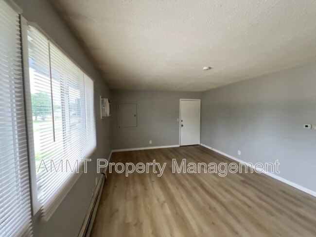 Building Photo - 325 Clymer Rd