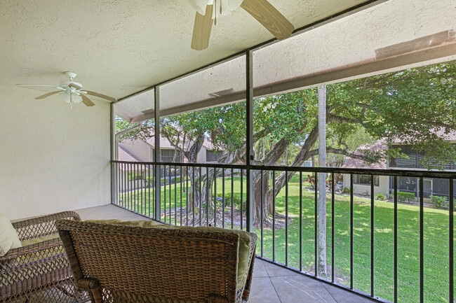 Building Photo - 5530 Coach House Cir
