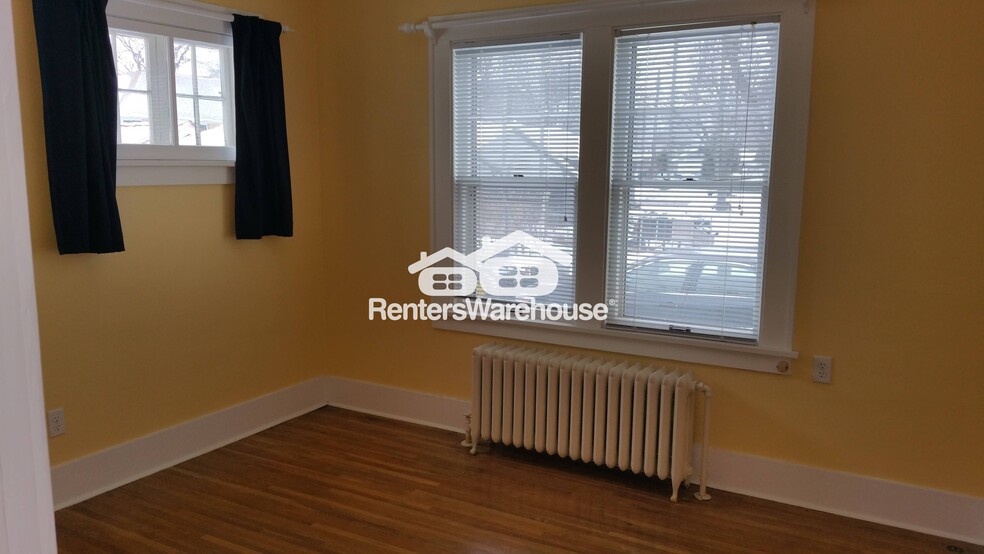 Building Photo - 405 6th St