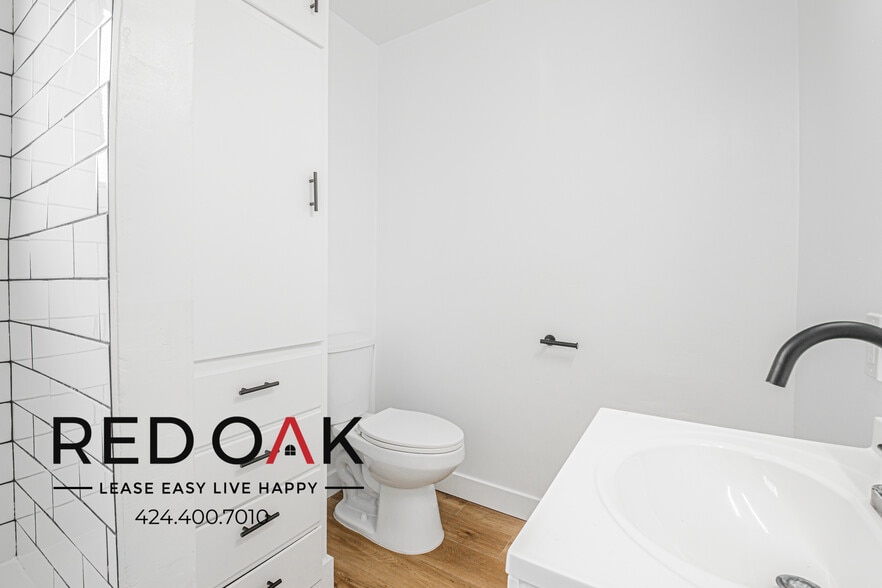 Building Photo - 153 S Ave 57