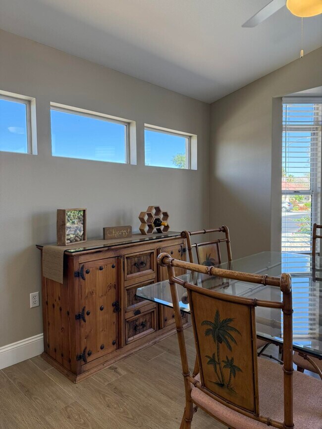 Building Photo - 37358 Westridge Ave