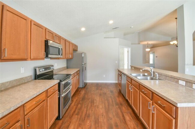 Building Photo - 1094 Bluegrass Dr