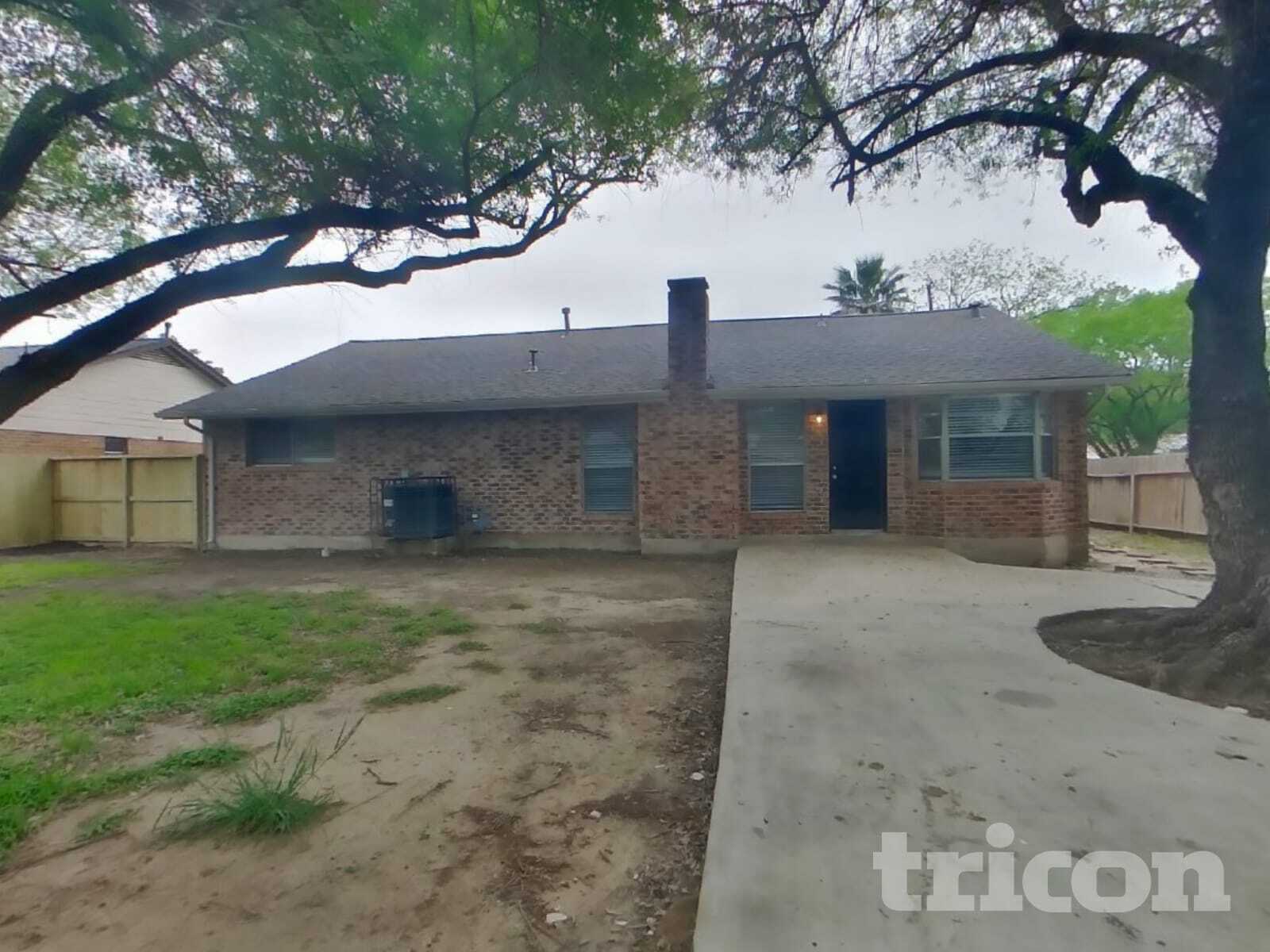 Building Photo - 13154 Winding Wood Dr