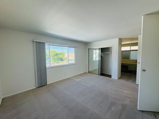 Building Photo - Ideal Multigenerational Home with Separate Downstairs Bedroom and Bath