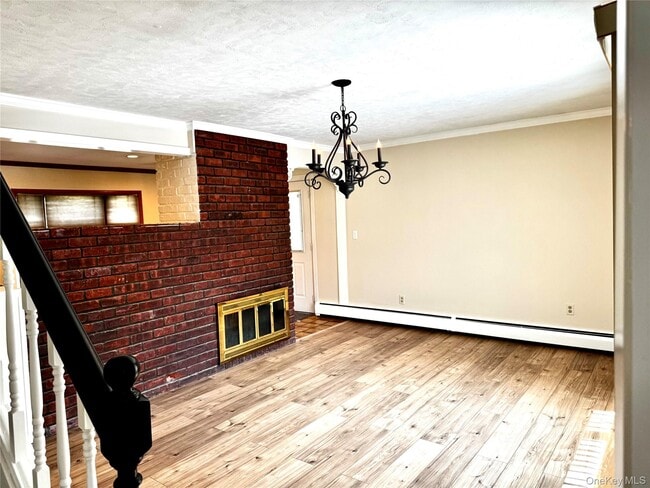 Building Photo - 12 Elves Ln
