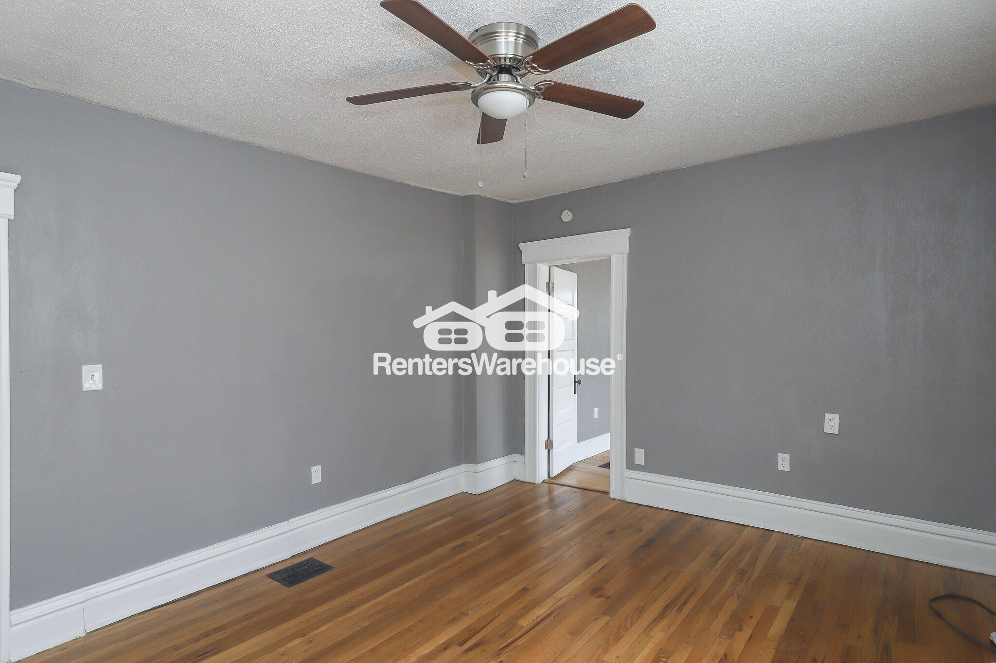 Building Photo - 4105 Oak St