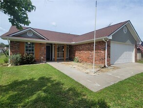 Building Photo - 608 Concho Dr