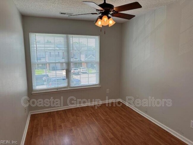 Building Photo - 2460 Dillingham Rd