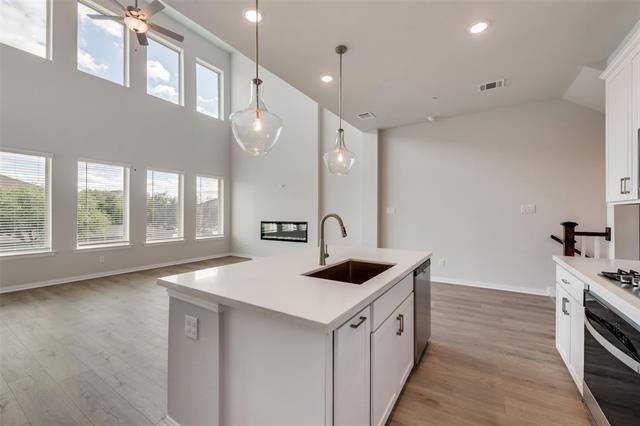 Building Photo - 8391 Challenger Ln