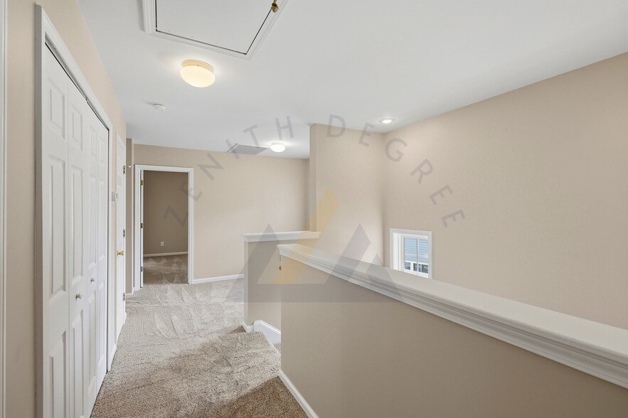 Building Photo - 65 Westbury Way