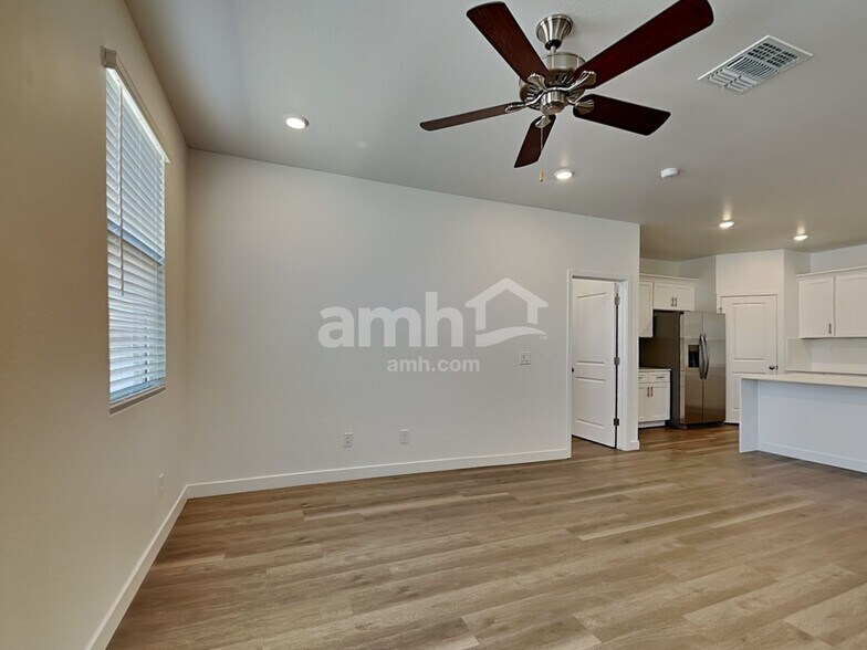 Building Photo - 20177 W Thomas Rd