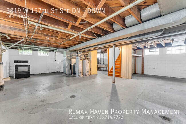 Building Photo - 3819 W 137th St