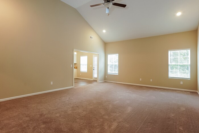Building Photo - 1232 Oak Ln