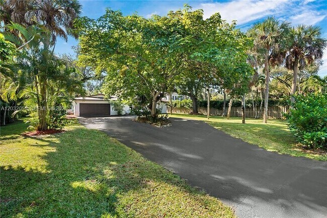 Building Photo - 2810 Riverland Rd