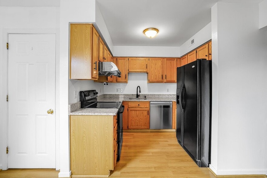 Building Photo - 363 Chickory Way