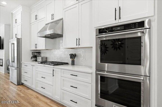 Building Photo - 15 E Queen Palm Dr