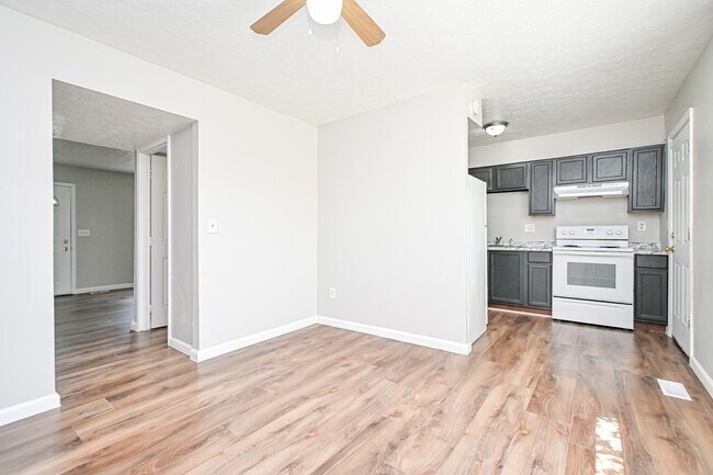Building Photo - 10923 Birchridge Dr
