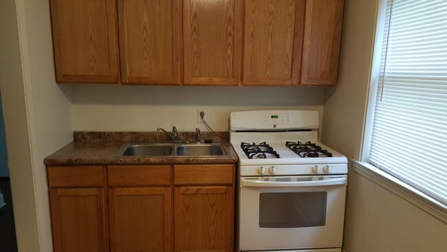 Kitchen - 853 E 84th St