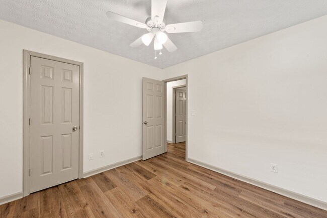 Building Photo - 102 Fen Way