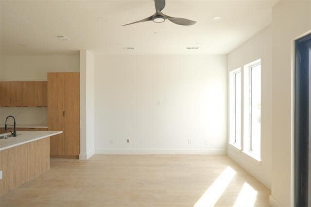 Building Photo - 4200 Munger Ave