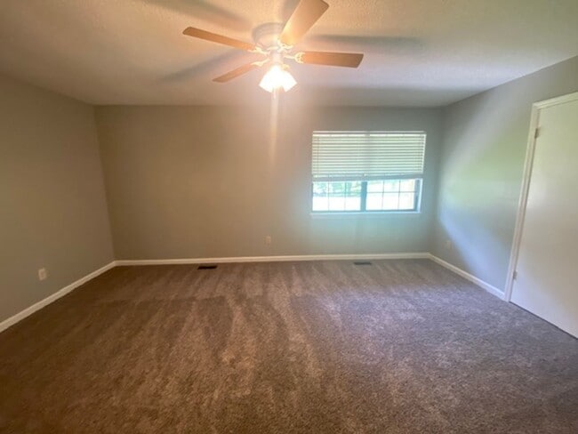 Building Photo - 2 Bedroom 1 Bath House