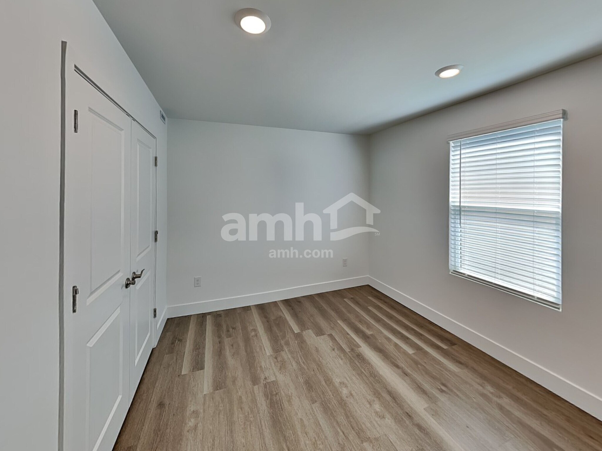 Building Photo - 9612 Harkes Dr