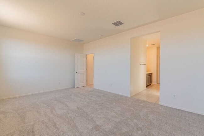 Building Photo - Modern 3-Bed + Den Home in Ventana De Estrellas