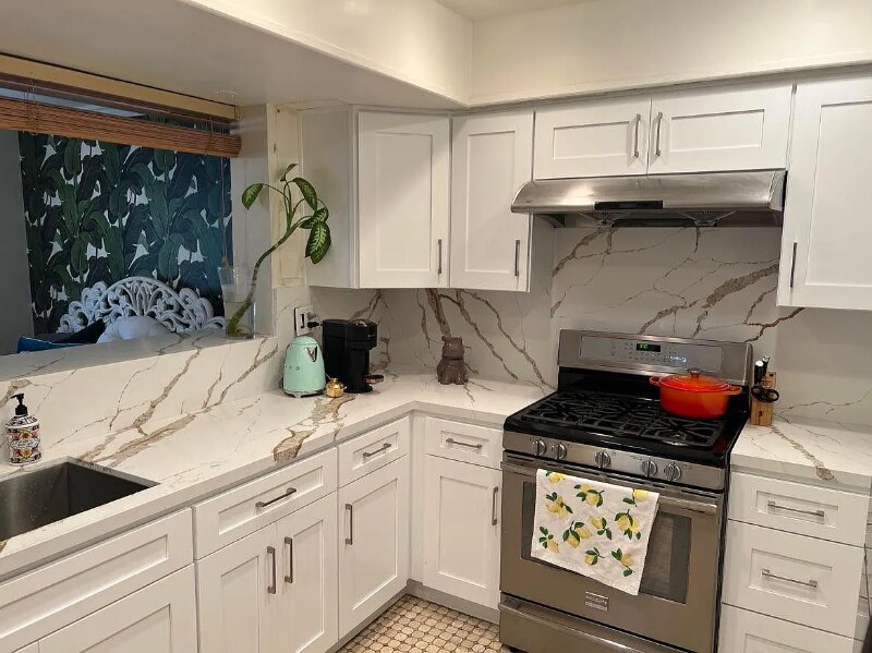 Building Photo - 6752 Hillpark Dr