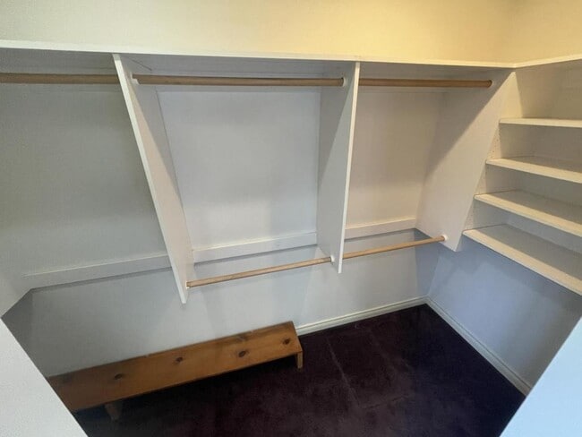 Building Photo - 2245 NW Park Terrace