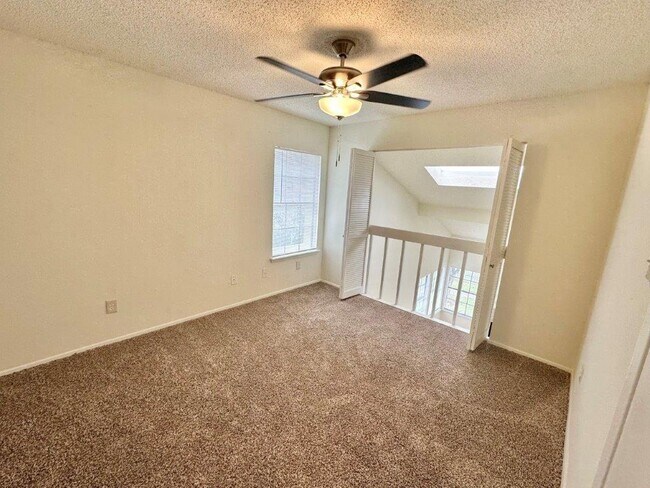 Building Photo - 11881 Bob White Dr