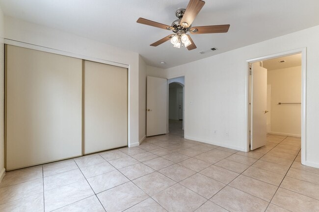 Building Photo - Two Bedroom Downstairs Condo