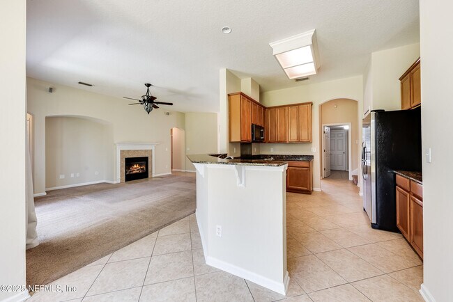 Building Photo - 14000 Red Rock Lake Dr