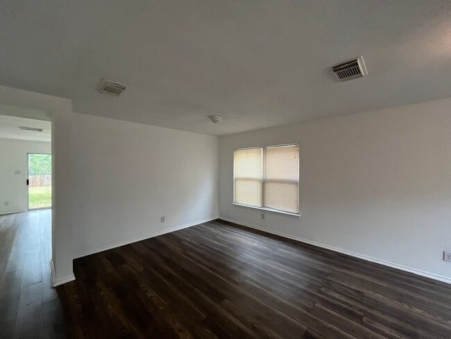 Building Photo - 8419 Manderly Pl