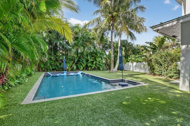 Building Photo - 200 NW 10th St