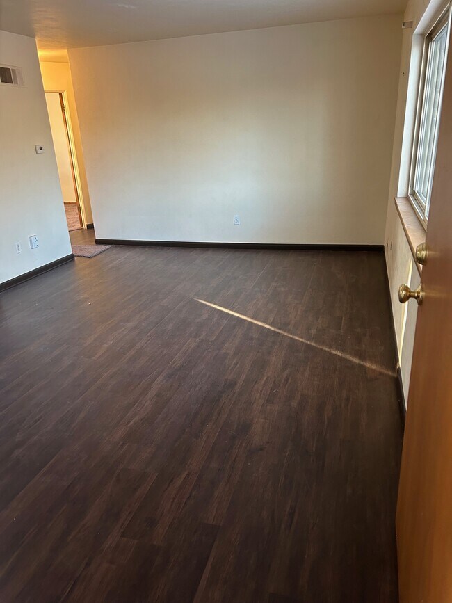 Front Room Area - 1401 N Main St